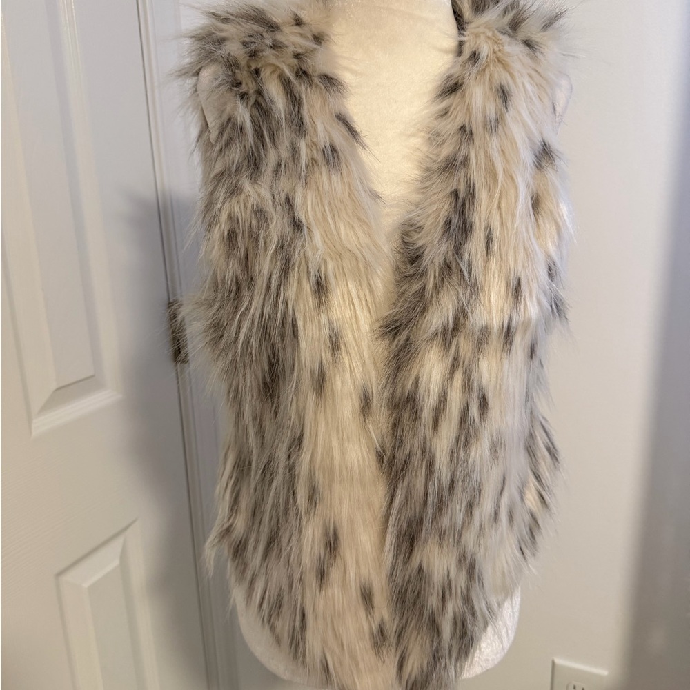 Me Jane, Faux Fur Vest (New)